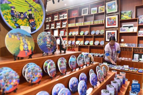 廣西三江 農民畫筆繪新篇，文化經紀促產業(yè)